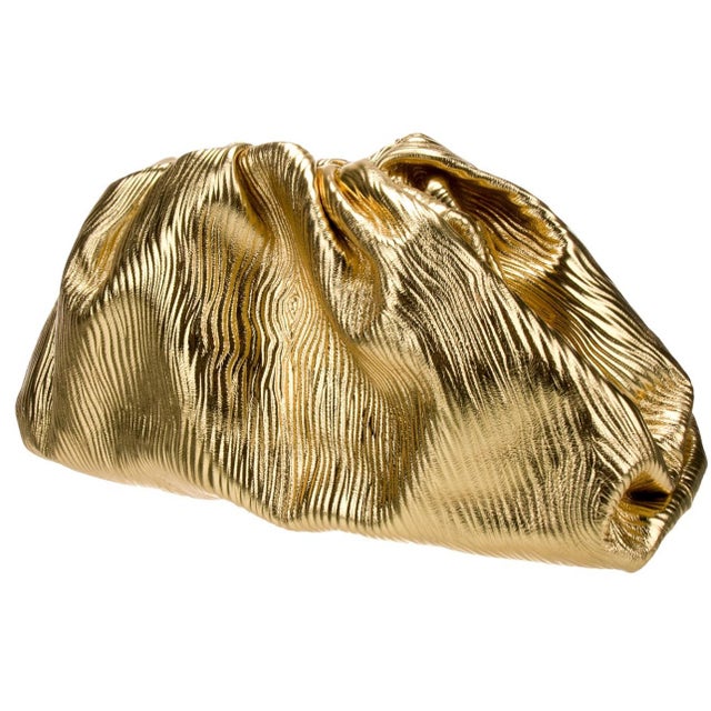 2019 Bottega Veneta Pouch Gold Oro Oversized Large Bark Leather Clutch For Sale In Los Angeles - Image 6 of 12