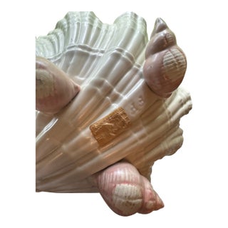 1970s Fitz and Floyd Coquille Shell-Shaped Bowl With Stylized Bird Base For Sale