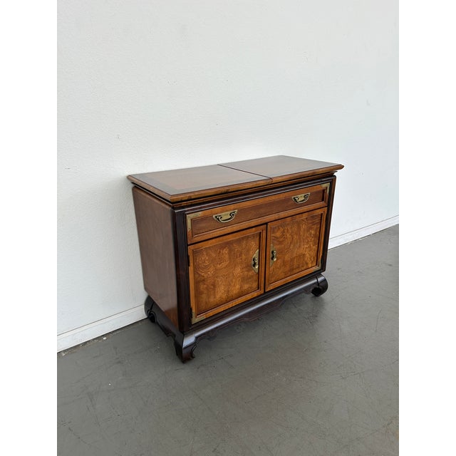 1970s Vintage Broyhill Ming Dynasty Premier Collection Flip-Top Bar Cabinet For Sale - Image 5 of 10