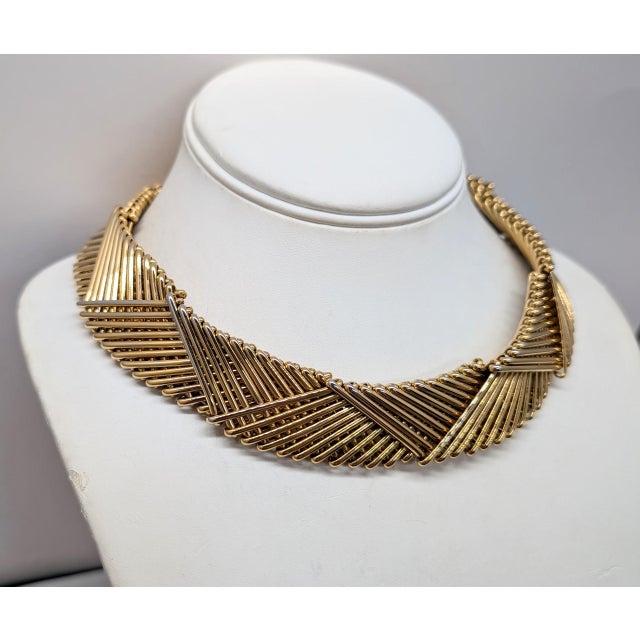 1970s Vintage Signed Napier Goldtone Collar Necklace For Sale - Image 5 of 8
