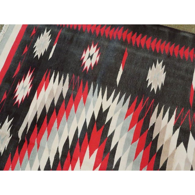 Galerie Shabab Collection Mid-20th Century Indian Flatweave Dhurrie Carpet For Sale In New York - Image 6 of 7