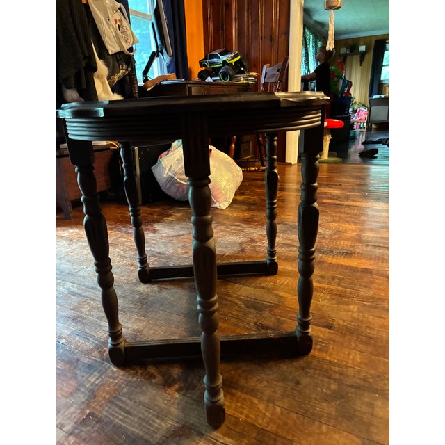 Victorian Early 20th Century Scalloped Accent Table For Sale - Image 3 of 9