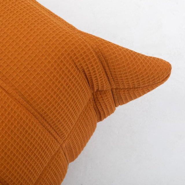Orange Togo Lounge Chair and Pouf in Orange Tissue by Michel Ducaroy for Ligne Roset, 1973, Set of 2 For Sale - Image 8 of 18