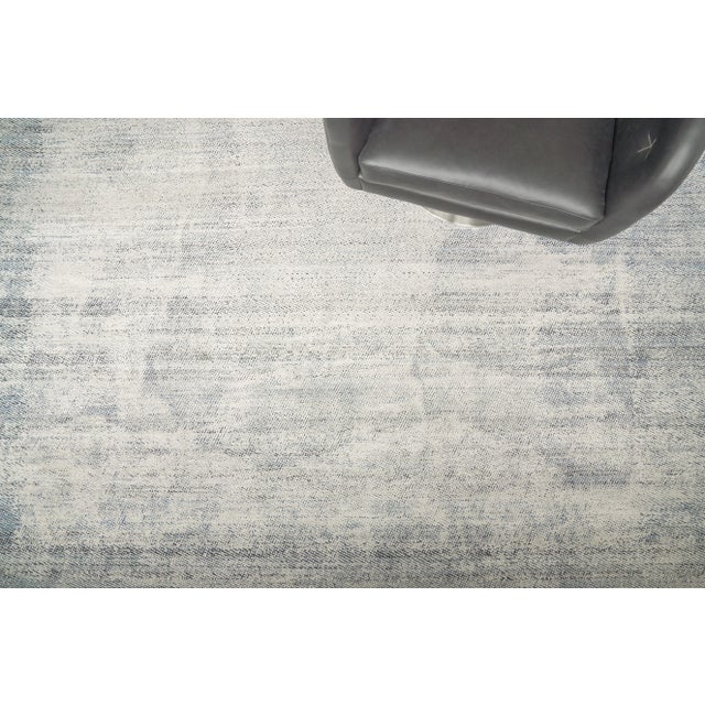 Exquisite Rugs Exquisite Rugs Fine Pure Silk Hand-Knotted Silk White/Blue Rug-9'X12' For Sale - Image 4 of 5