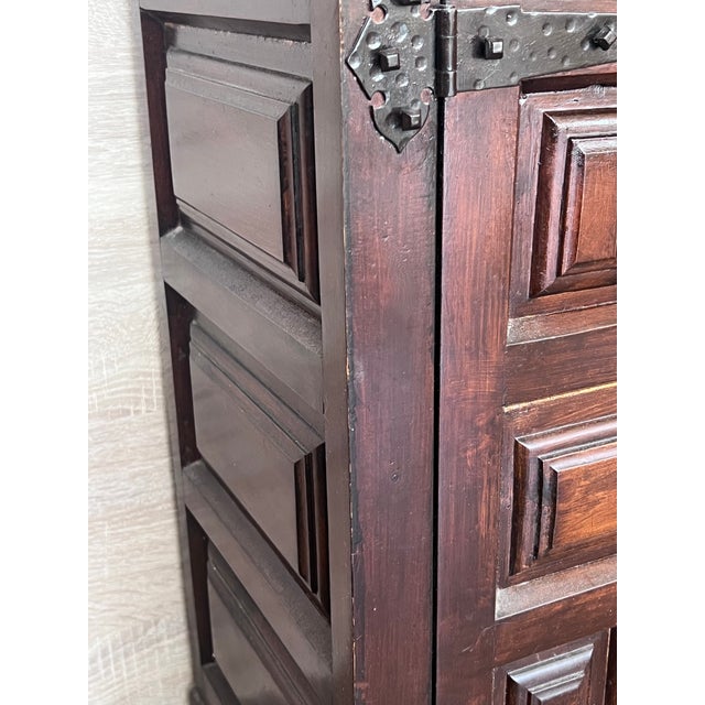 1900 - 1909 Catalan Spanish Baroque Carved Walnut Tuscan Three Drawers Credenza or Buffet For Sale - Image 5 of 12