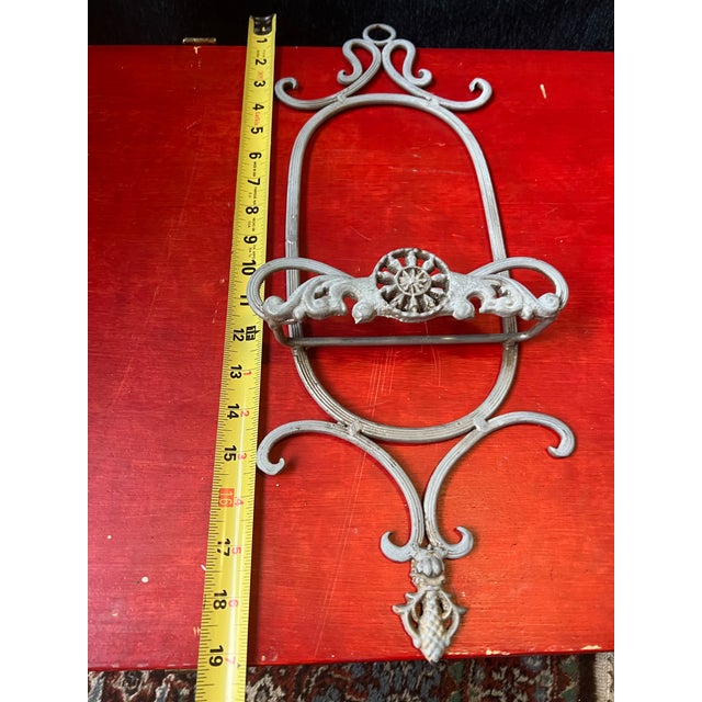 Mid-Century Modern Oval Shaped Metal Wall Hanging Plate Holder For Sale - Image 3 of 6