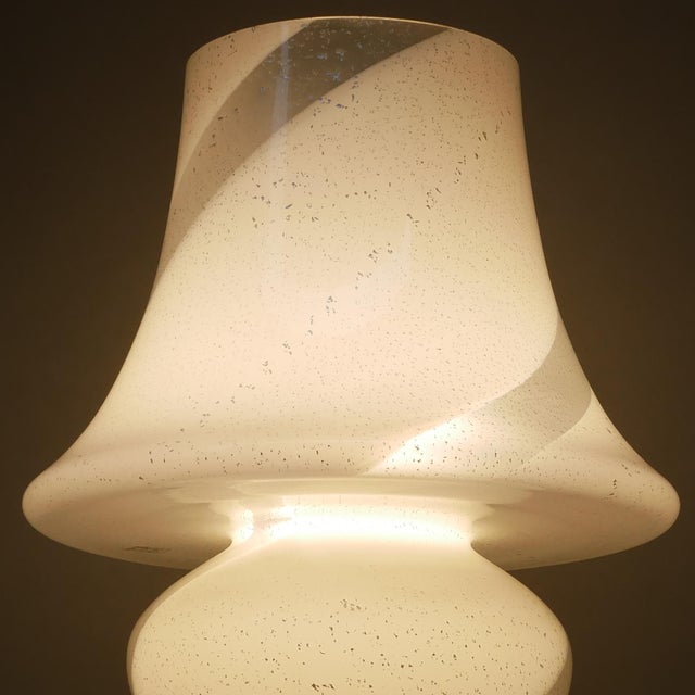 Swirl Murano Glass Mushroom Table Lamp from Manifattura di Murano, 1970s For Sale - Image 17 of 18