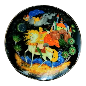 Russian Vintage Polychrome Painted Fine Black Lacquer Covered Round Box