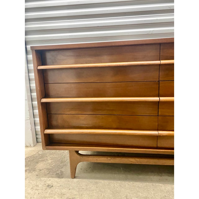 1970s Young Manufacturing Style Mid Century Lowboy Dresser . For Sale - Image 4 of 12