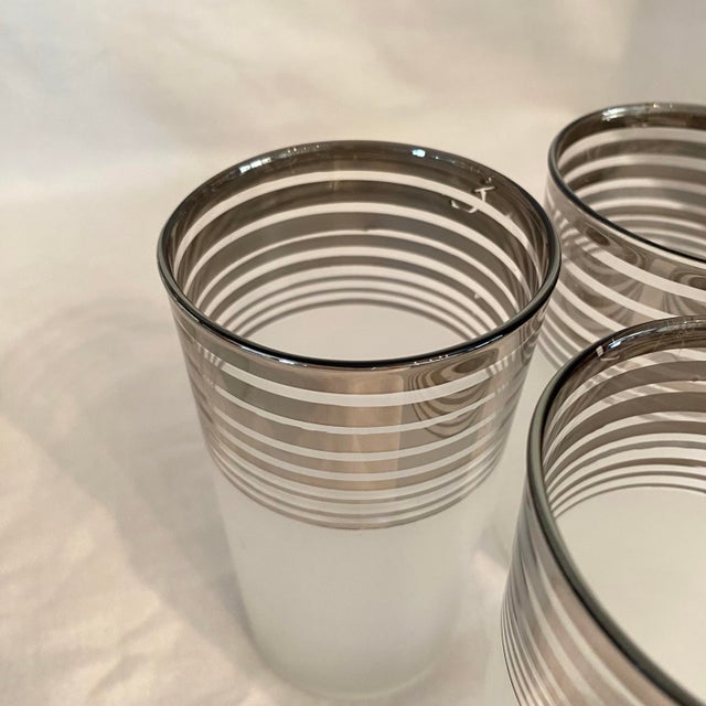 Mid-Century Modern Cocktail Set With Platinum Rings & Sugar Glass Finish - Set of 7 For Sale - Image 4 of 12