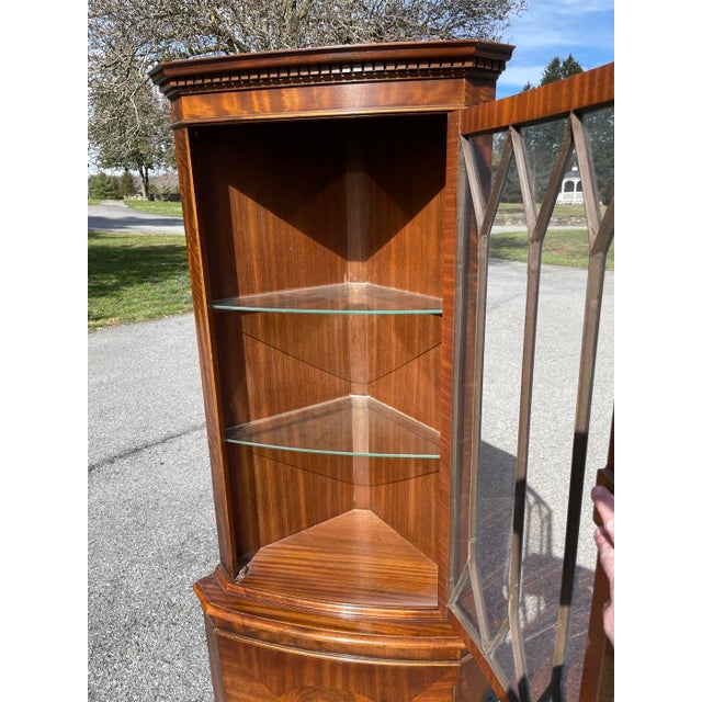 Vintage George III Style Mahogany Corner Cabinet For Sale In New York - Image 6 of 12