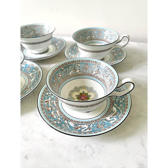 English Vintage Wedgwood Florentine Pattern Tea Cup and Saucer Set - Set of 6 For Sale - Image 3 of 9