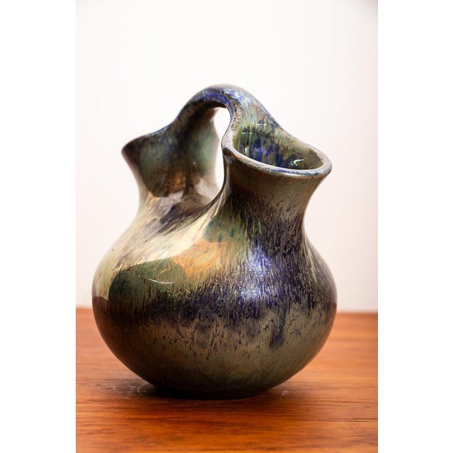 1920s Art Deco Style Double-Necked Vase in Iridescent Green Flamed Stoneware by Alphonse Cytère, 1920 For Sale - Image 5 of 10