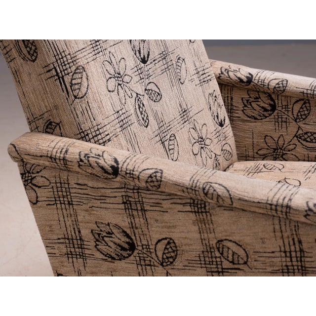 1950s Mid-Century Upholstered Armchairs with Floral Fabric, Czechoslovakia, 1950s, Set of 2 For Sale - Image 5 of 6