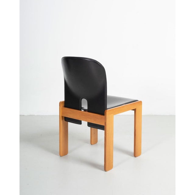 Model 121 Chairs in Black Leather by Tobia & Afra Scarpa for Cassina, 1970s, Set of 8 For Sale - Image 6 of 9