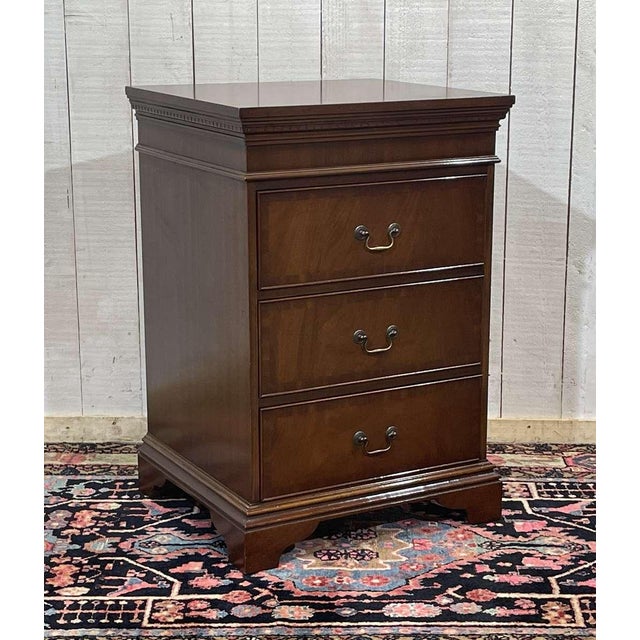 English Mahogany Chest of Drawers, 1950s, in Good conditions. Designed 1950 to 1959