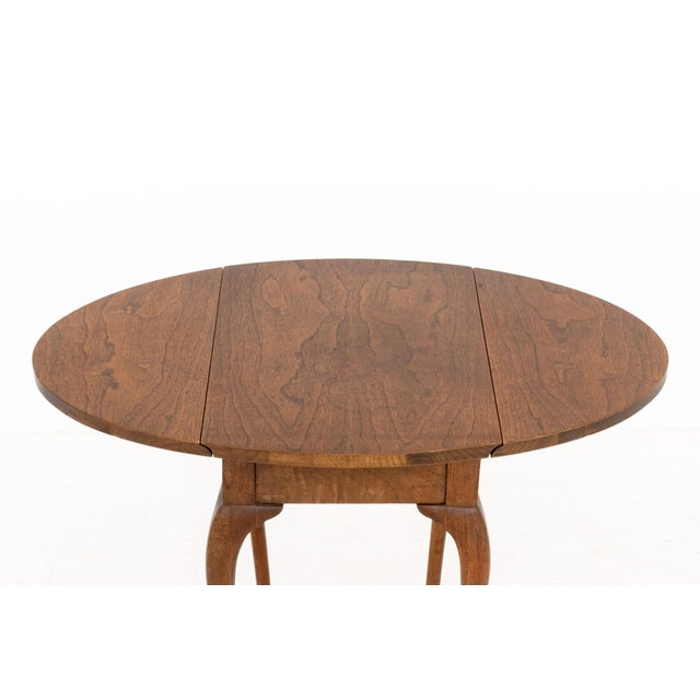 Queen Anne Style Walnut Drop Leaf Oval Side Table For Sale - Image 4 of 6