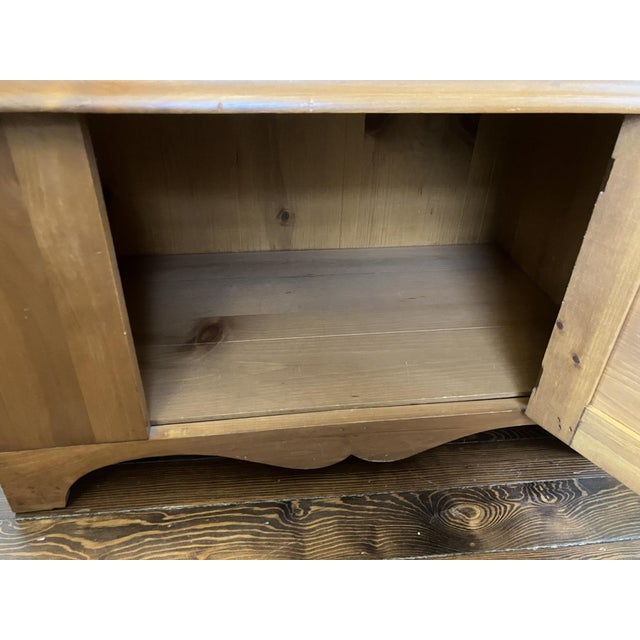 Late 20th Century Rustic Pine Wood Dry Sink Cabinet / Blanket Chest – Country Primitive Storage For Sale - Image 11 of 12