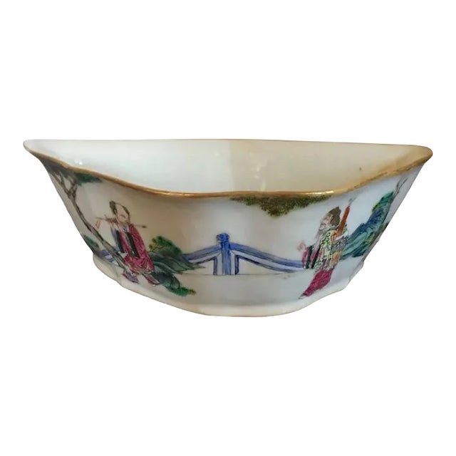 19th Century Chinese Export Rose Porcelain Bowl For Sale