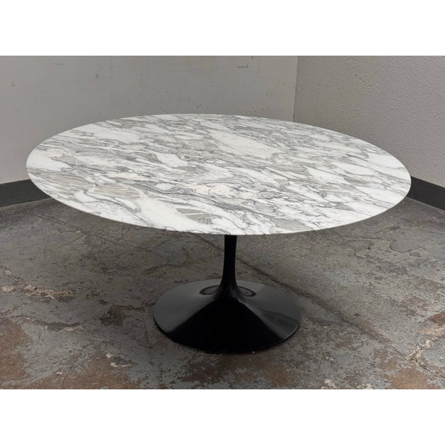 Eero Saarinen for Knoll Studio Arabescato Marble Dining Table, 60 Inch For Sale - Image 9 of 12