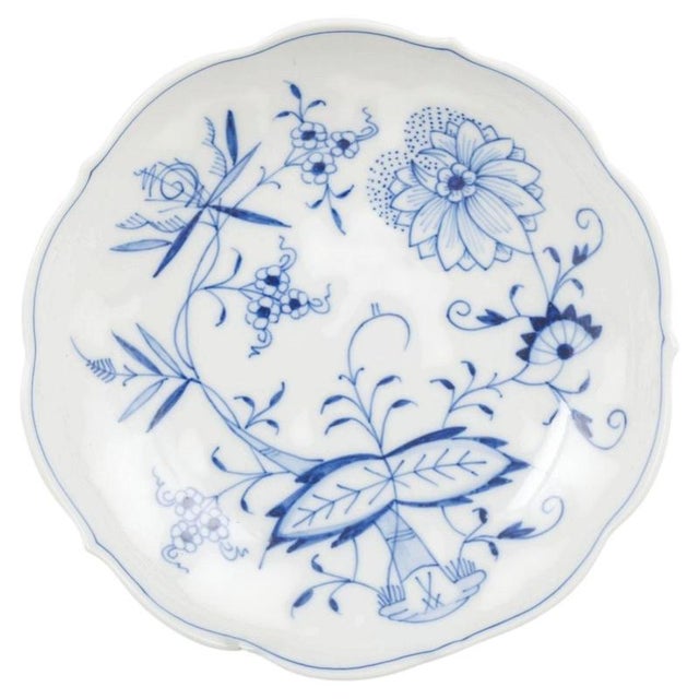 2000 - 2009 20th Century Porcelain Bowl with Onion Pattern from Meissen, Germany For Sale - Image 5 of 5