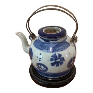 Antique Chinese Blue & White Porcelain Glazed Teapot W/Wire Bail Handles Surguch Stamp Wood Base For Sale