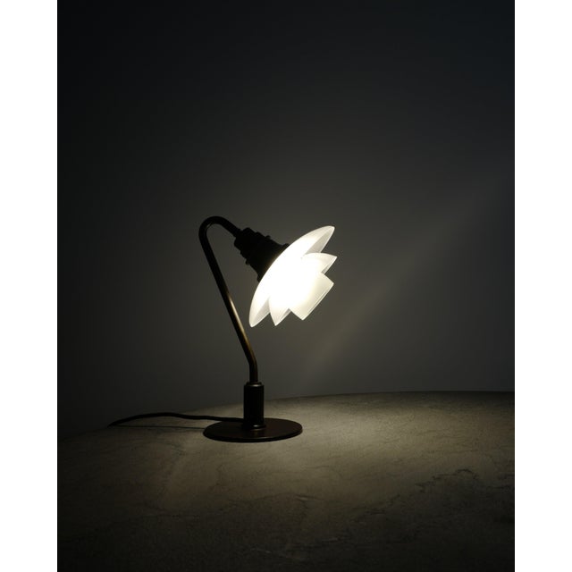 1930s Mid-Century Modern Danish Glass PH 2/2 Desk Lamp by Poul Henningsen for Louis Poulsen, 1930s For Sale - Image 5 of 9