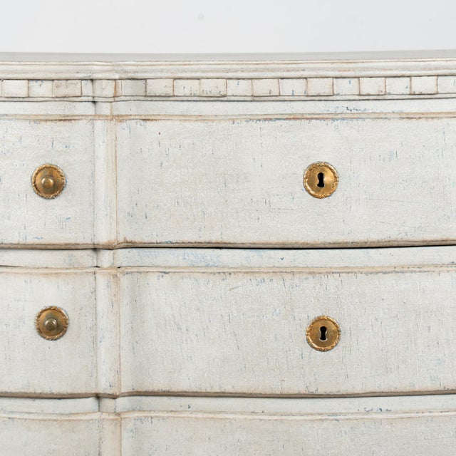 Mid 18th Century 18th Century Danish Rococo Large White Chest of Four Drawers For Sale - Image 5 of 18