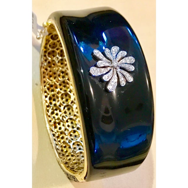 Black Diamond & Black Curved Onyx Bangle in 18 Karat Yellow Gold 88 Gram Estate For Sale - Image 4 of 18