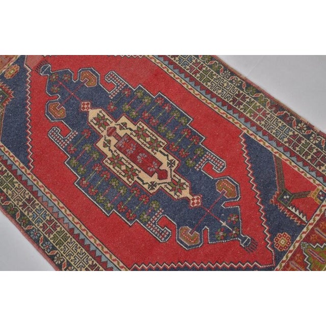 Handwoven Vintage Oushak With Faded Geometric Medallion For Sale - Image 9 of 10