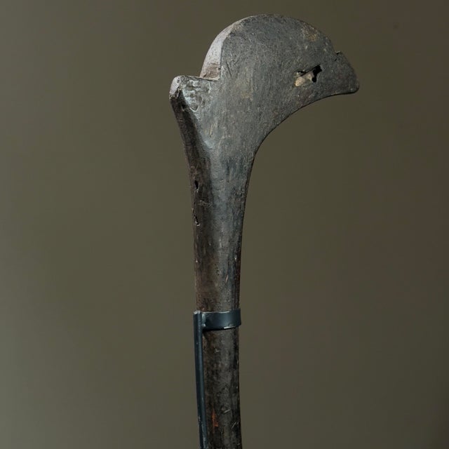 Brutalist Antique Burkina Faso Hand Carved Scepter on Custom Stand For Sale - Image 3 of 8