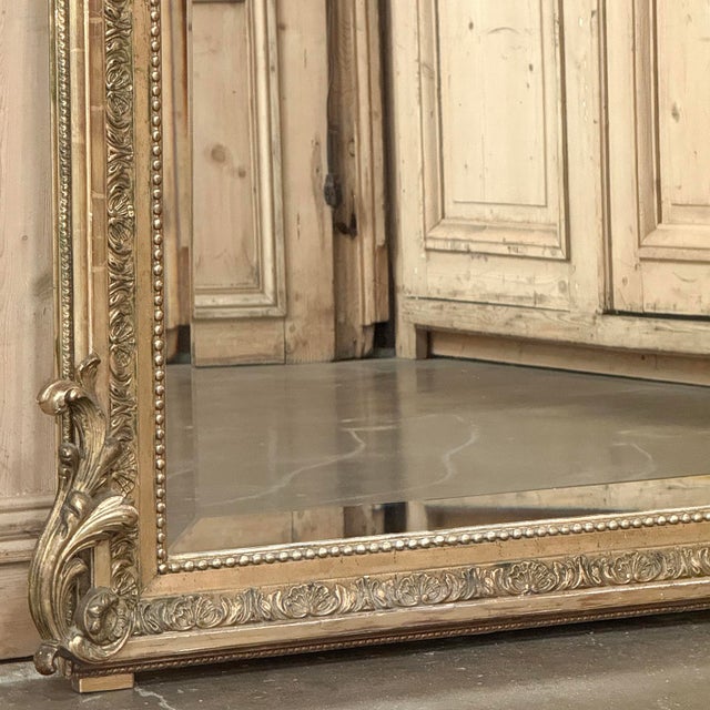 19th Century French Louis XVI Giltwood Mirror With Lovebirds For Sale - Image 13 of 18