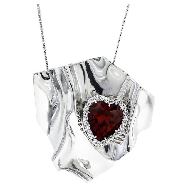 10ct Heart Shape Garnet & 1.5ct Diamond Pendant /Pin 14kt White Gold 35gm For Sale - Image 15 of 18