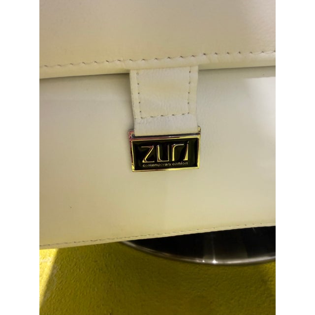 White Pair of Zuri Designer Swivel Lounge Chairs – Modern Luxury Seating For Sale - Image 8 of 8