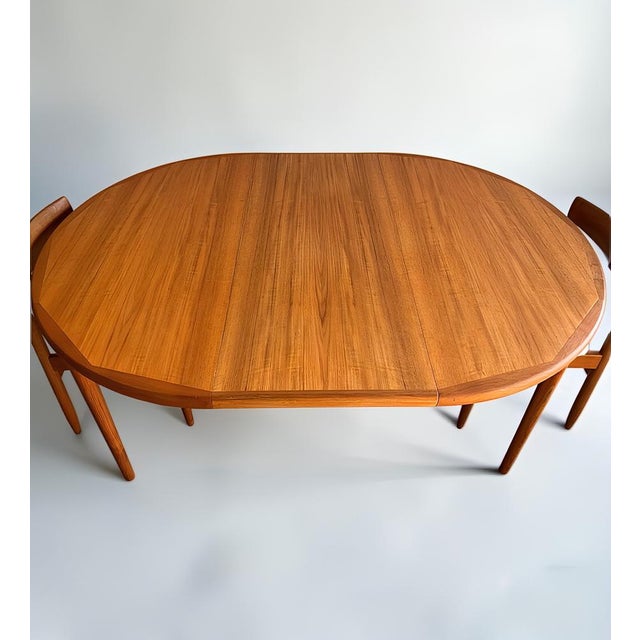 Danish Round and Oval Extendable Dining Table in Teak by Ib Kofod-Larsen for Faarup Møbelfabrik, 1960s For Sale - Image 11 of 18