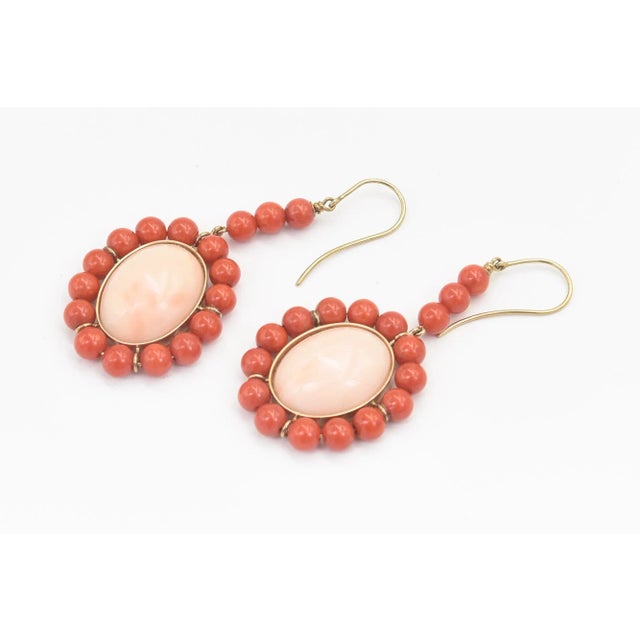 Late 20th Century Orange and Pink Angel Skin Coral Dangling Drop Gold Earrings - 2 Pieces For Sale In Miami - Image 6 of 10