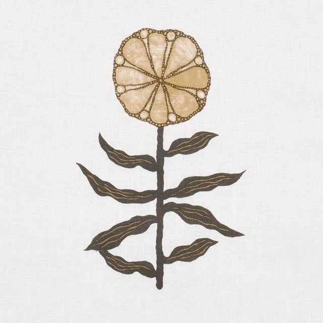 Contemporary Schumacher x Marian Mcevoy Pretty Petals Fabric In Neutral For Sale - Image 3 of 6