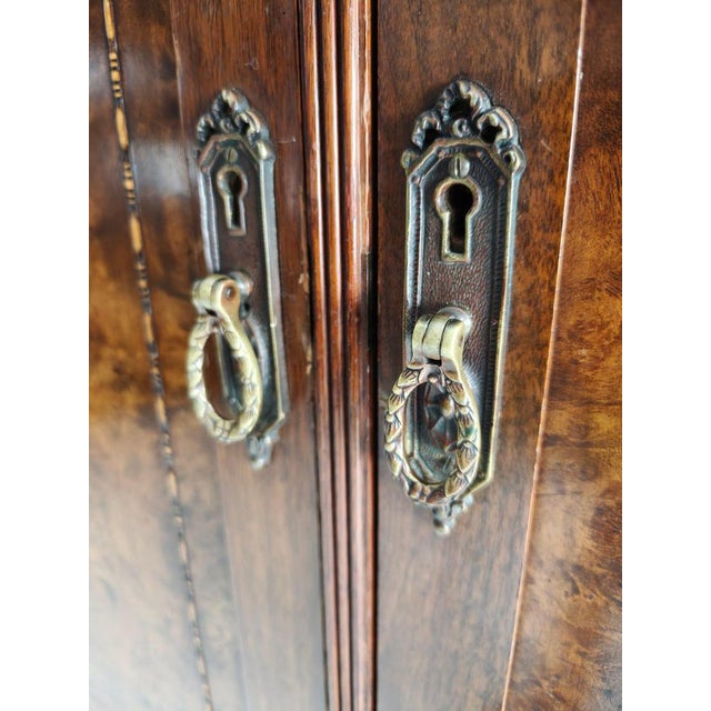English Art Deco Burr Walnut Wardrobe from Waring & Gillow, 1900s-1930s For Sale - Image 4 of 18