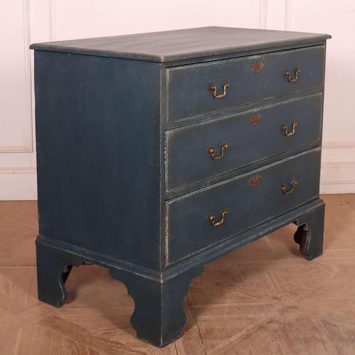 Wood English Painted Chest of Drawers, 1890s For Sale - Image 7 of 10