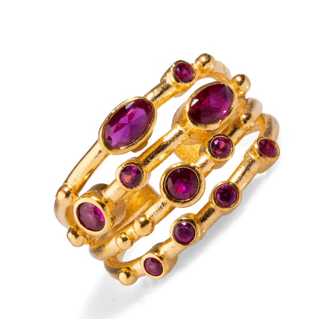2020s Ruby Stone & Gold Design Adjustable Statement Ring For Sale - Image 5 of 7