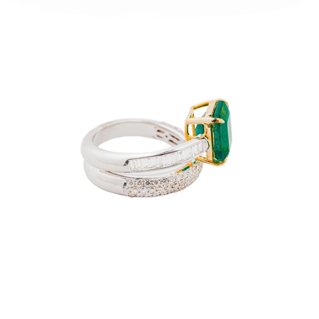 Early 21st Century Natural Zambian Emerald 3.44cts & Diamond 0.93cts Ring in 18k gold For Sale - Image 5 of 18