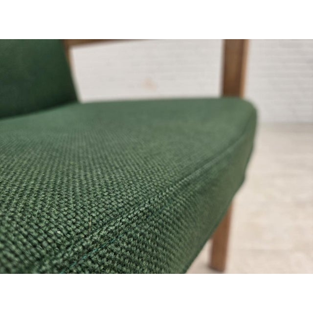 Mid-Century Modern Danish Armchair in Green Furniture Wool and Oak Wood from Høng Stolefabrik, 1980s For Sale - Image 3 of 17