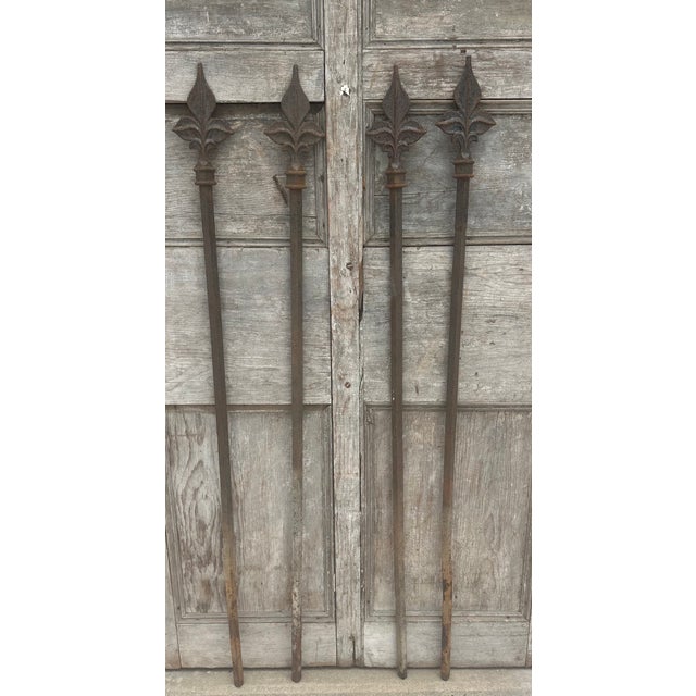 Victorian Late 19th Century Victorian Fleur-De-Lis Topped Fence Posts - Set of 4 For Sale - Image 3 of 6