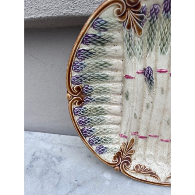 French 19th Century Onnaing French Majolica Asparagus Plate For Sale - Image 3 of 7