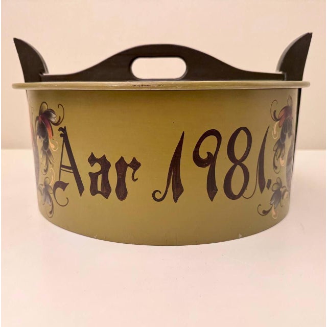 Vintage Norwegian Hand-Painted Bentwood Tine Box With Rosemaling, 1981 For Sale - Image 10 of 10