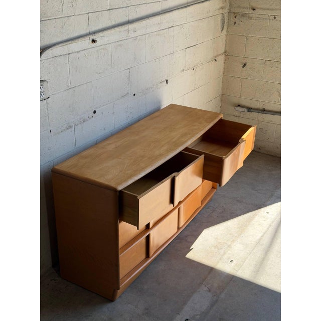 Heywood Wakefield Maple Lowboy Wooden Dresser Chest of Drawers Mid-Century Modern 1950s For Sale - Image 9 of 13