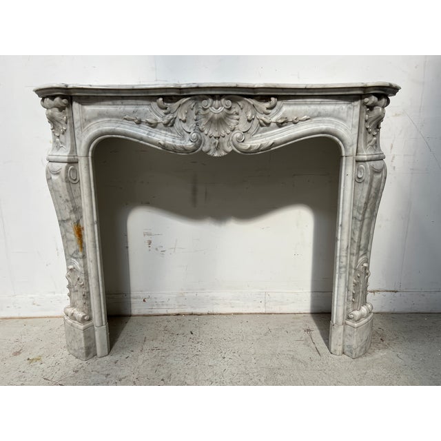 Louis XV Style Fireplace in White Carrara Marble, 1800s For Sale - Image 9 of 17