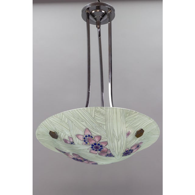 This beautiful Art Deco period hand-painted and frosted glass bowl features adorable interior floral and large leaf...