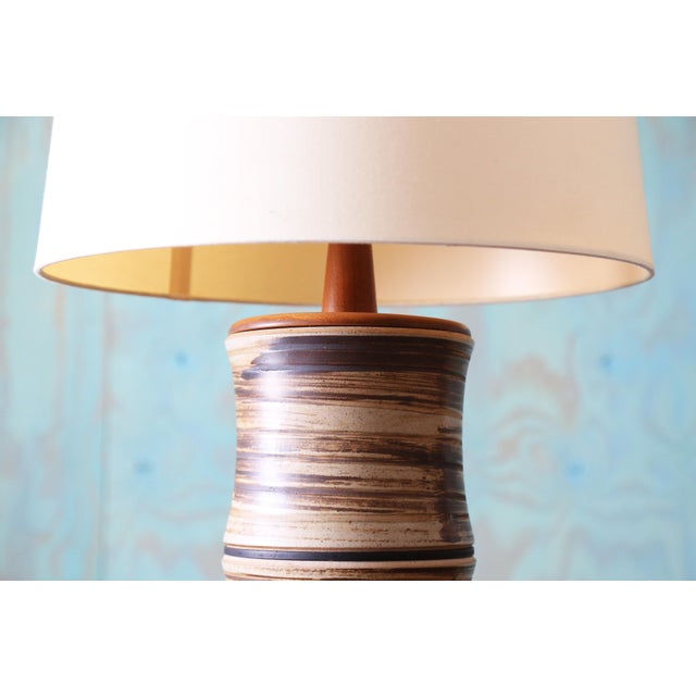 Mid-Century Modern 1960s Pair of Jane and Gordon Martz Table Lamps M221 Marshall Studios Green Brown Bamboo For Sale - Image 3 of 13