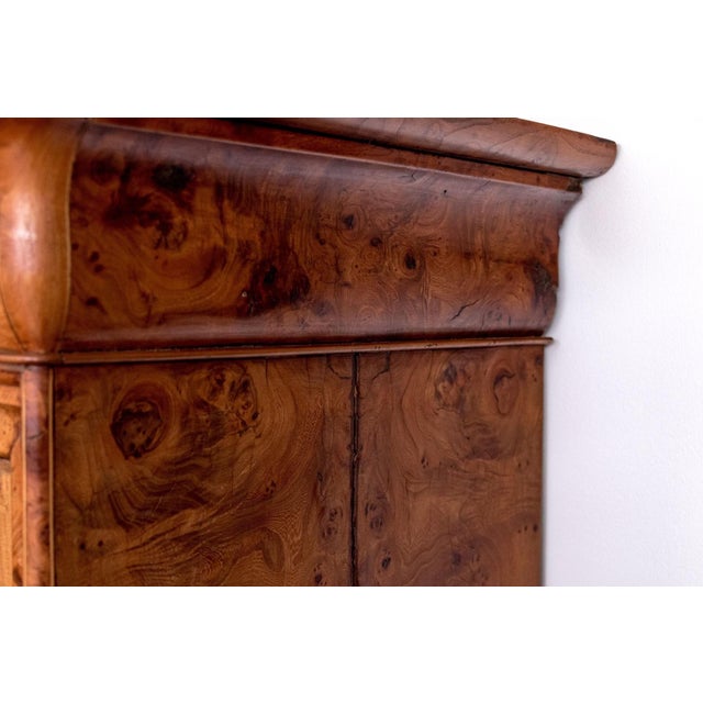 Brown Antique French Louis Philippe Burl Wood Vitrine Cabinet For Sale - Image 8 of 17